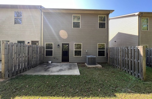Calera House | 3-Bedroom End Unit Townhouse with 2-Car Garage in Calera