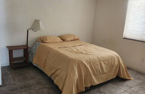 Pittmann House | 3-bedroom estate in brilliant Henderson with WiFi, AC