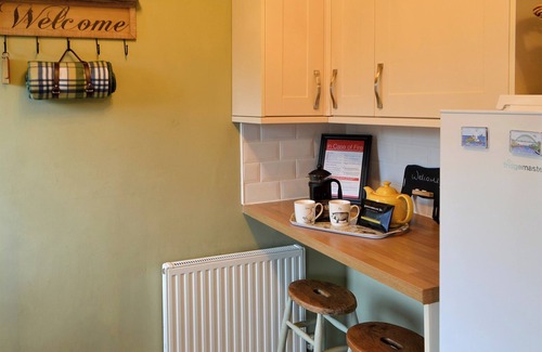 Newcastle-upon-Tyne Cottage | 3 bedroom accommodation in East Holywell, near Whitley Bay