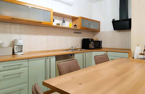Nadin House | 3 bedroom gorgeous home in Nadin