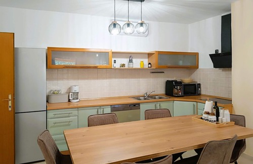Nadin House | 3 bedroom gorgeous home in Nadin