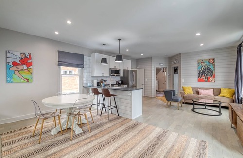 Burns Park House | 3 Bedroom Greek Revival Cottage Walk to Big House