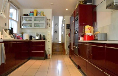 Queen's Park Apartment | 3 Bedroom Home With Garden Near Notting Hill