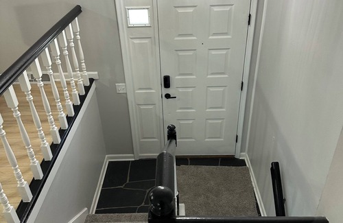 Omaha House | 3-bedroom house in awesome Omaha with WiFi, AC by Westroads Mall