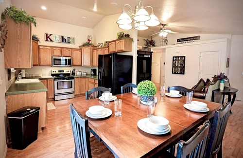 Jerome House | 3-bedroom house in charming Jerome with AC