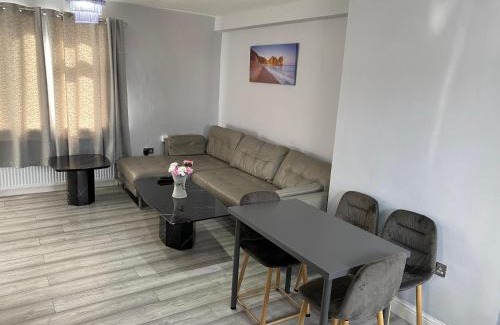 Loughborough Apartment | 3 Bedroom House in Loughborough