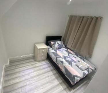 Loughborough Apartment | 3 Bedroom House in Loughborough