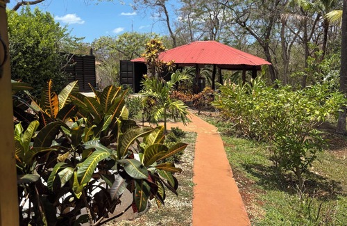 Paraiso House | 3-bedroom house in peaceful Paraíso with WiFi, AC