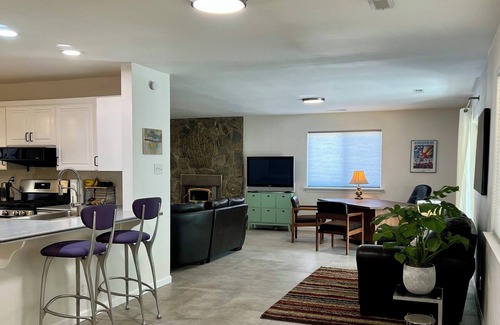 Alamedan Valley House | 3-bedroom house in charming Albuquerque with AC