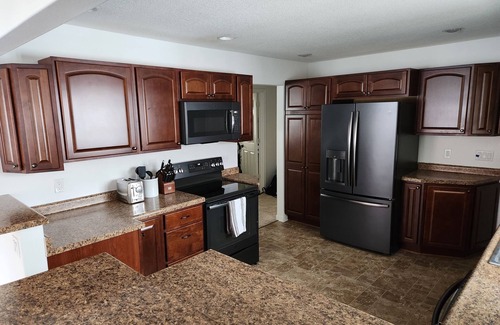 Pella House | 3-bedroom house in welcoming Pella close to lake & on the bike trail