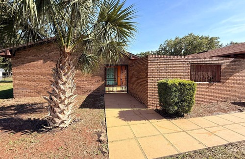 Fruitland Park House | 3-bedroom house in charming Fruitland Park with WiFi, AC. Start relaxing