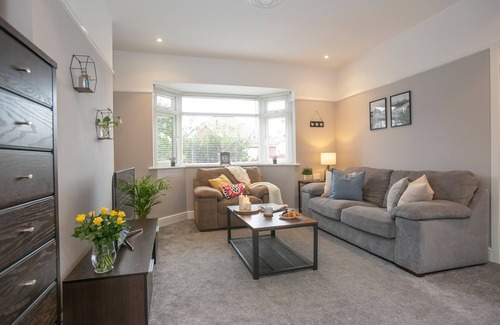 Boscombe Apartment | 3 Bedroom House with Parking Bournemouth