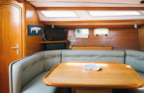 Old Town Boat Rental | 3 Bedroom Houseboat in Catania