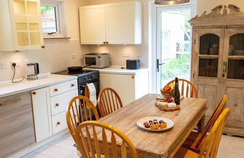 Bishops Cannings House | 3 Bedroom idyllic countryside cottage in the middle of rural Wiltshire