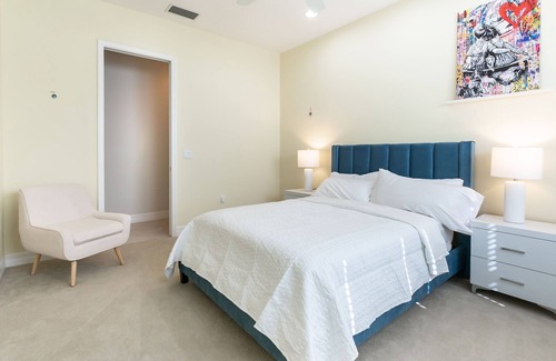 North Naples Villa | 3 Bedroom Lake View in luxury private community- minutes from beach, restaurants