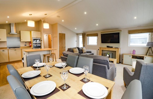 Pevensey Cottage | 3 BEDROOM LODGE AT PEVENSEY BAY, family friendly in Pevensey Bay