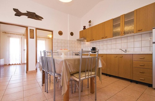 Rovanjska Apartment | 3 bedroom nice apartment in Jasenice