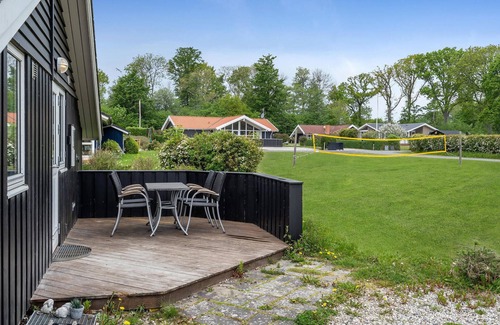 Pøt Strandby House | 3 bedroom nice home in Juelsminde
