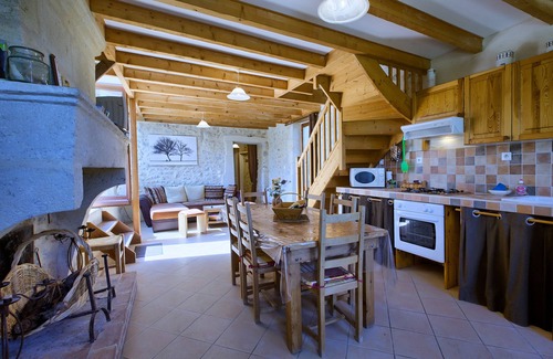 Soussac House | 3 bedroom old stone house in the heart of a wildlife reserve