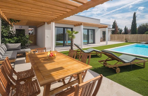 Krmed House | 3 bedroom pet friendly home in Krmed