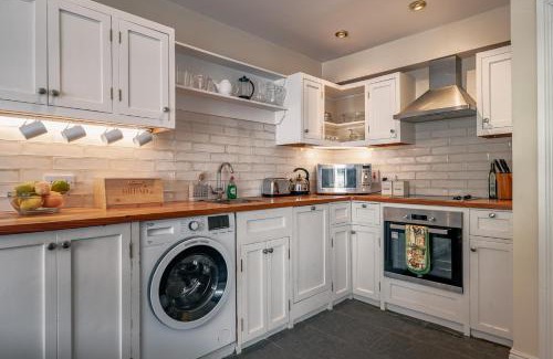 Kenmare House | 3 bedroom pet friendly home in the heart of Kenmare town