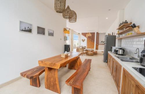 Cepaka Villa | 3-Bedroom Private Pool Mengwi Villa 20min drive to Canggu Beach
