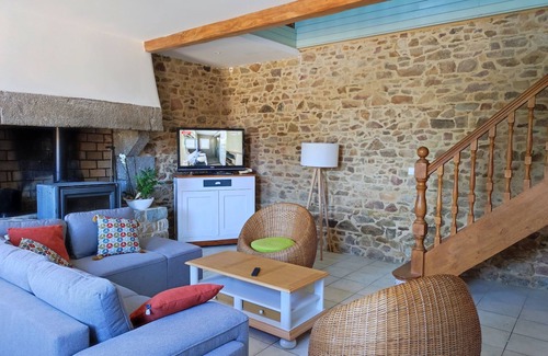 Coatreven House | 3 Bedroom Private vacation home in CoatrÃ©ven