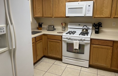 Rhodes Ranch House | 3 bedroom (queen size beds), 2.5 bathroom with easy highway access to all your favorite places!