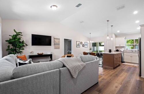 Fellowship House | 3-Bedroom Retreat in Ocala, 10 Min to WEC!
