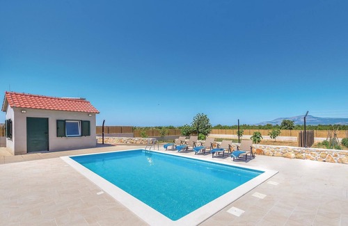 Drnis House | 3 bedroom stunning home in Pakovo Selo