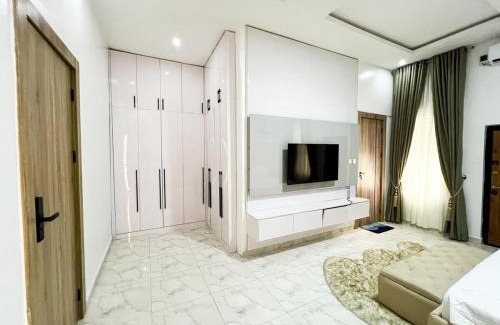 Ogombo Apartment | 3 Bedroom Terraced House with 24hours electricity supply