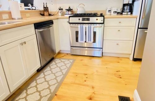 Mystic House | 3-bedroom vacation home just a 5-min walk to Main Street, Mystic