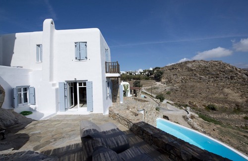Psarou Villa | 3 bedroom Villa in Psarou with private pool by Diles Villas