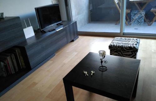 Sant Adria de Besos Apartment | 3 BEDROOMS, 2 BATHROOMS FOR 6 PAX, SWIMMING POOL, FREE PARKING and NEAR THE BEACH!