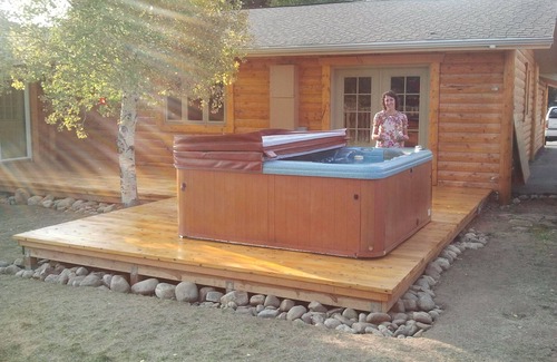 Dillon House | 3 bedrooms, 3 full bathrooms great location, Private hot tub, close to ski area,