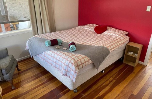 Pakuranga House | 3 Bedrooms house + Professional Gym access - close to Shopping Centre and Bus