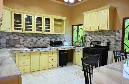 Runaway Bay House | 3 BR Peaceful Getaway with Beach Access