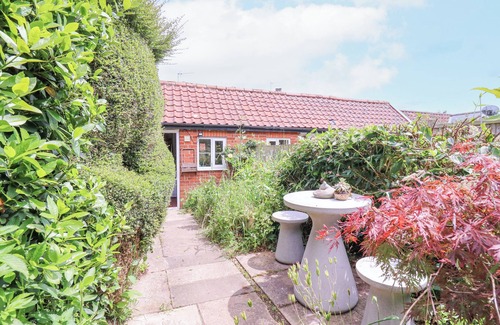 Ipswich Cottage | 3 CANADA COTTAGES, romantic, character holiday cottage in Hadleigh