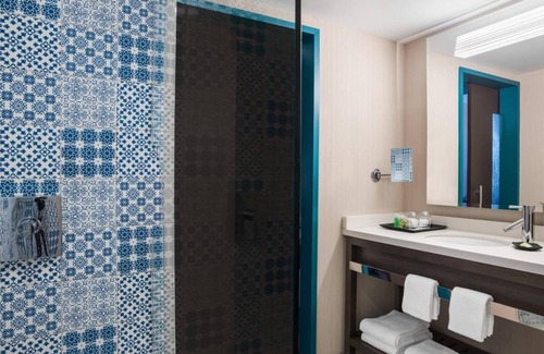 Downtown Cleveland Hotel | 3 Convenient Rooms Near Rock and Roll Hall of Fame w/Plush Bedding