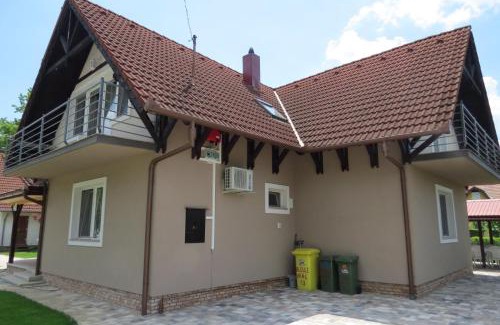 Balatonlelle Apartment | 3 fös apartman