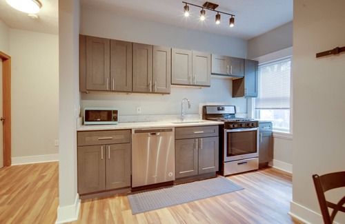 Tremont Apartment | 3 Mi to Dtwn: Walkable Apt in Cleveland!
