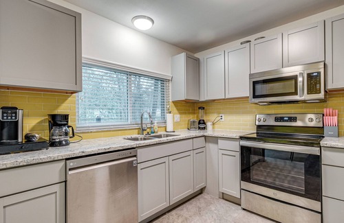 Grogan's Mill House | 3 Mi to The Woodlands: Warm & Welcoming Home!