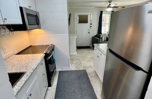 Beaufort House | 3 Min Walk to Starbucks. Pets are allowed