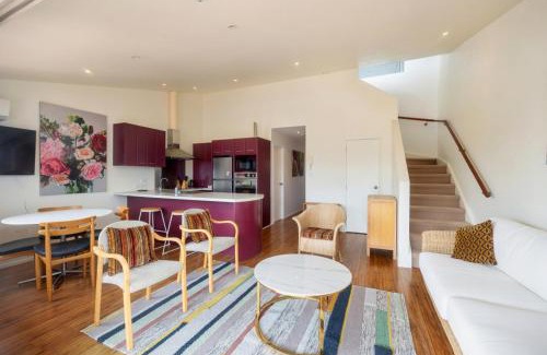 Orewa Apartment | 3 Minute Stroll To The Beach & Shops