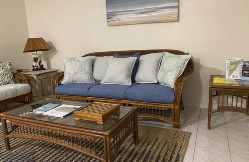 North District Cottage | 3 minute walk from Salt Cay Divers/Dock - 1 Bedroom - Full Kitchen