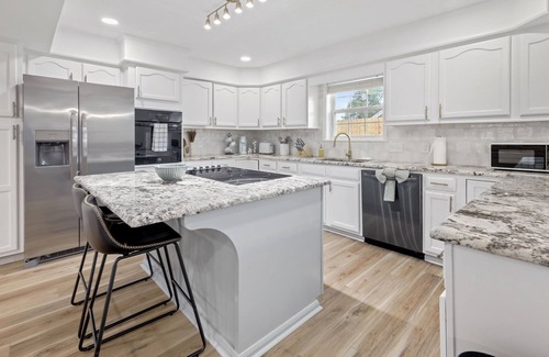 Prien House | 3 Minutes to Casino/Pool & Hot Tub