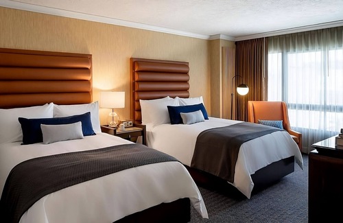 Downtown Portland Hotel | 3 Modern Units at Dossier Hotel Near Largest Portland Sunday Market! Parking!