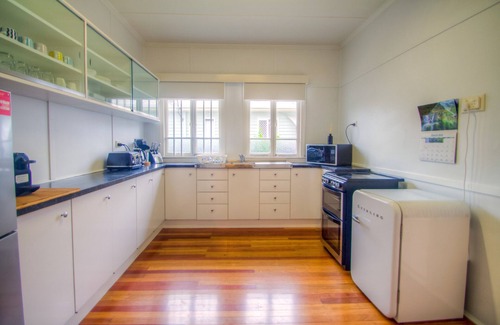 Labrador House | 3 month+ stays Gold Coast Broadwater Cottage