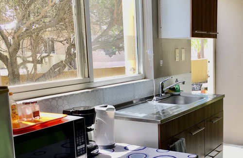 Opal House | 3 people Studio Apt. Walking distance to the Beach 🏖Great for Windsurfers