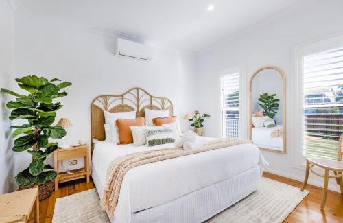 Callala Beach House | 3 Pillars - Pet Friendly - 4 Mins Walk to Beach